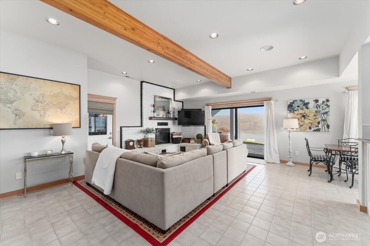 3300 South Lakeshore Road Chelan, WA 98816 - Photo 27 of 40
