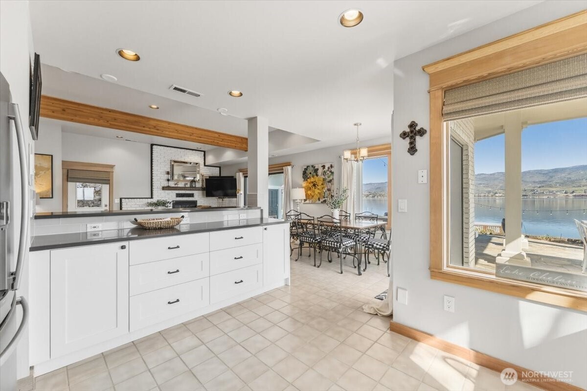3300 South Lakeshore Road Chelan, WA 98816 - Photo 30 of 40
