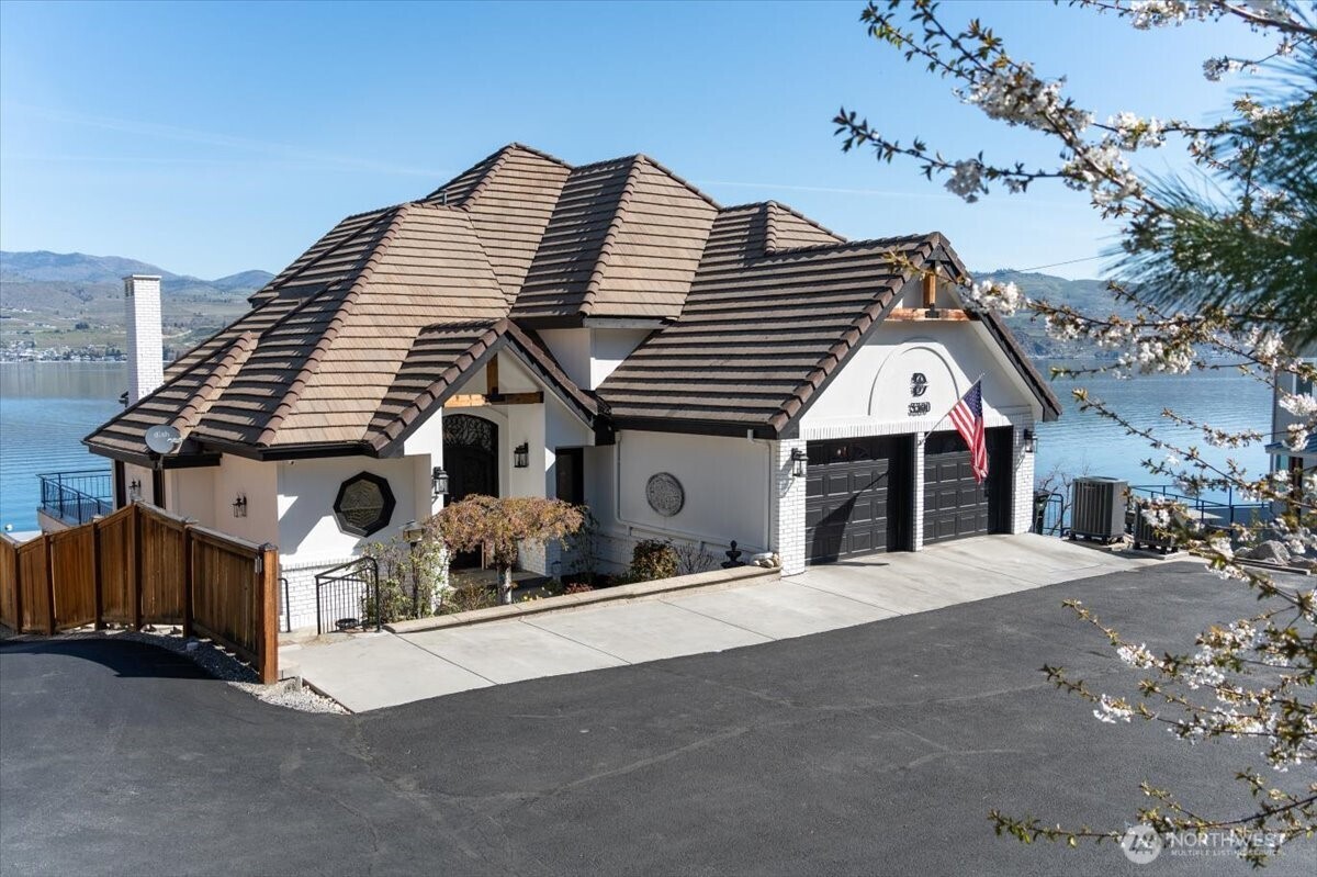 3300 South Lakeshore Road Chelan, WA 98816 - Photo 3 of 40