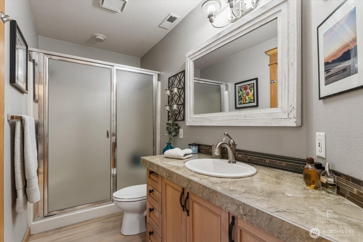 3300 South Lakeshore Road Chelan, WA 98816 - Photo 31 of 40
