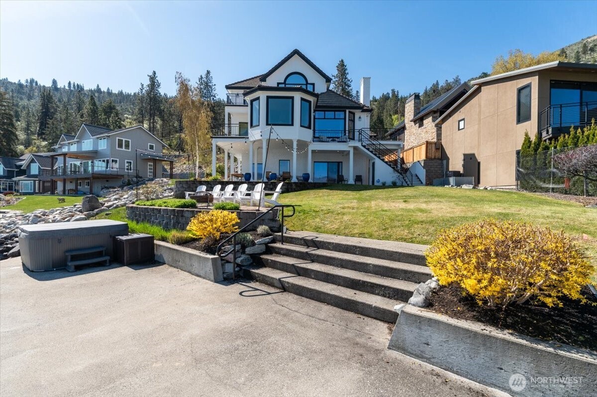 3300 South Lakeshore Road Chelan, WA 98816 - Photo 4 of 40