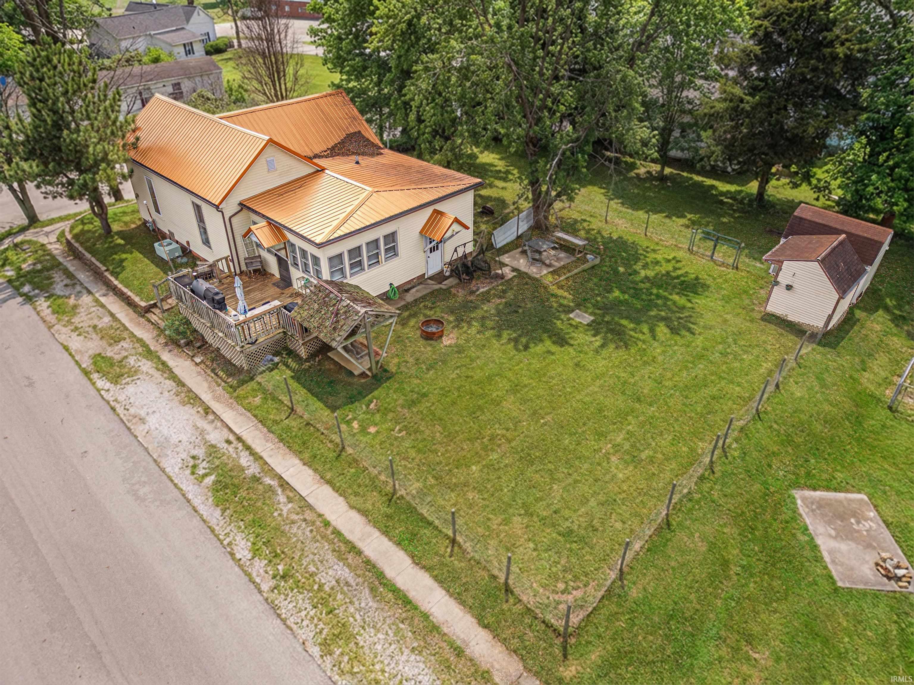 1210 Walnut Street Petersburg, IN 47567 - Photo 3 of 34