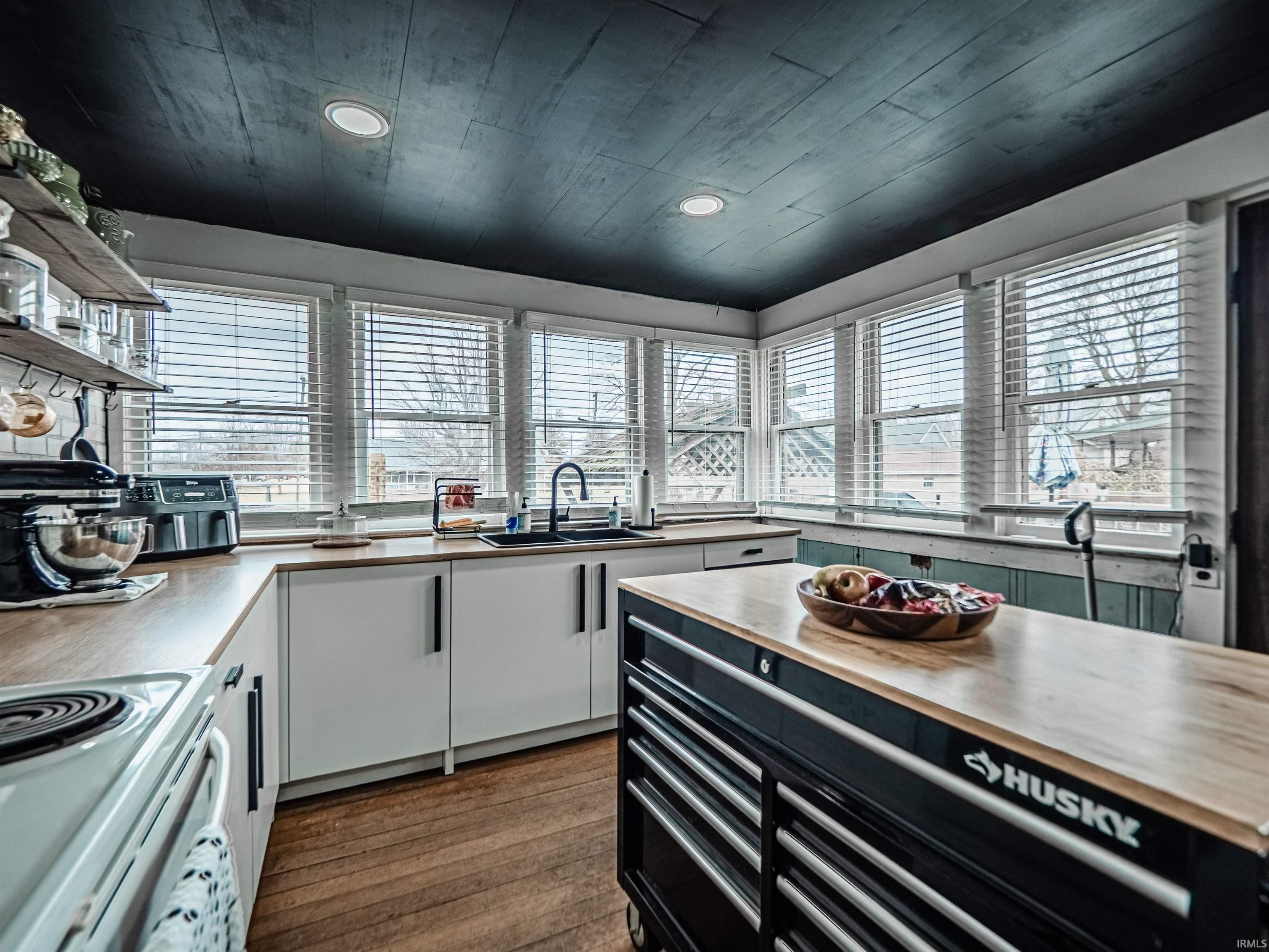 1210 Walnut Street Petersburg, IN 47567 - Photo 7 of 34