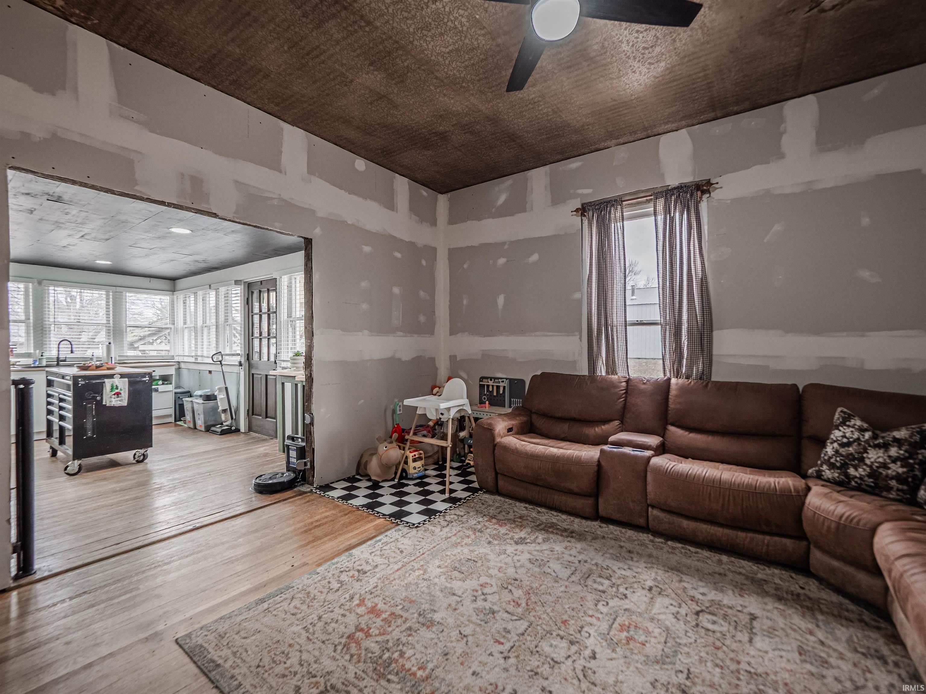 1210 Walnut Street Petersburg, IN 47567 - Photo 8 of 34