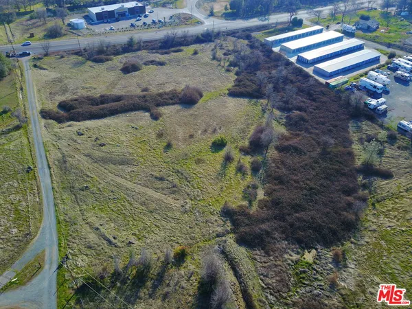 a view of an outdoor space