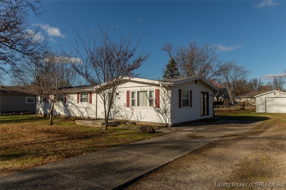 308 Montclair Street Madison, IN 47250 - Photo 2 of 35