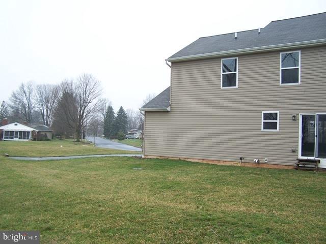 710 Hampden Road Elizabethtown, PA 17022 - Photo 3 of 15