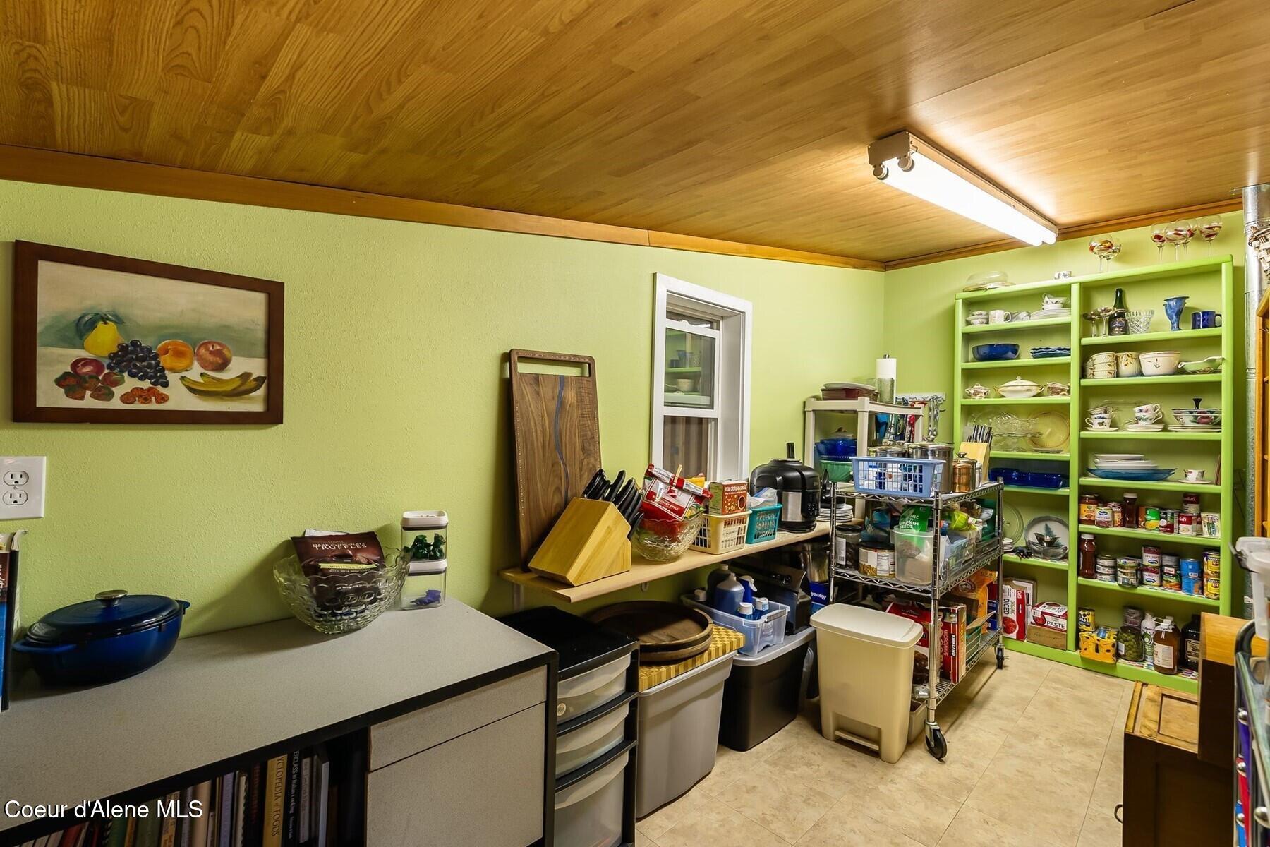 446 Hummingbird Drive Sandpoint, ID 83864 - Photo 17 of 95 Pantry