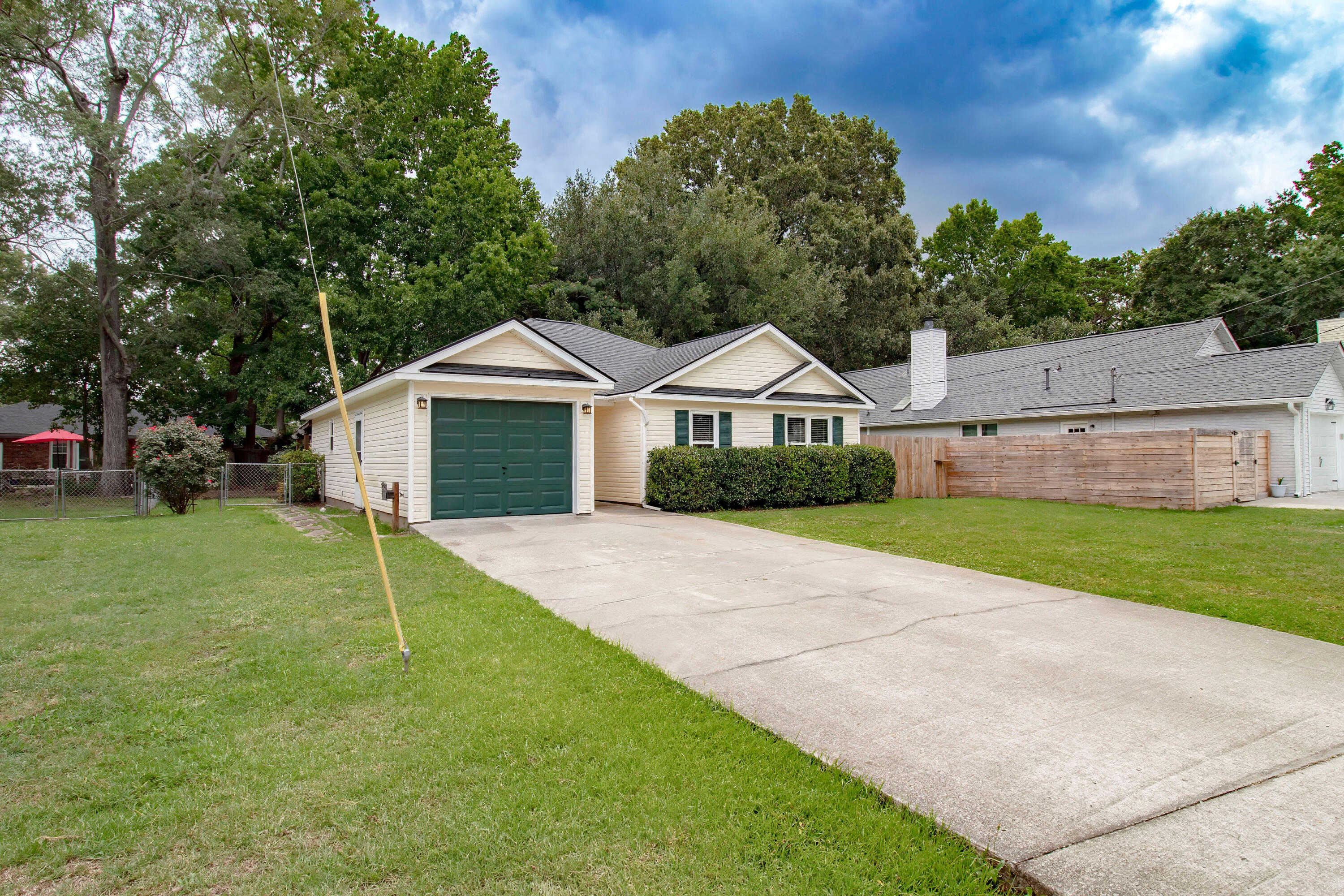 2418 Double Oak Road Charleston, SC 29414 - Photo 3 of 25