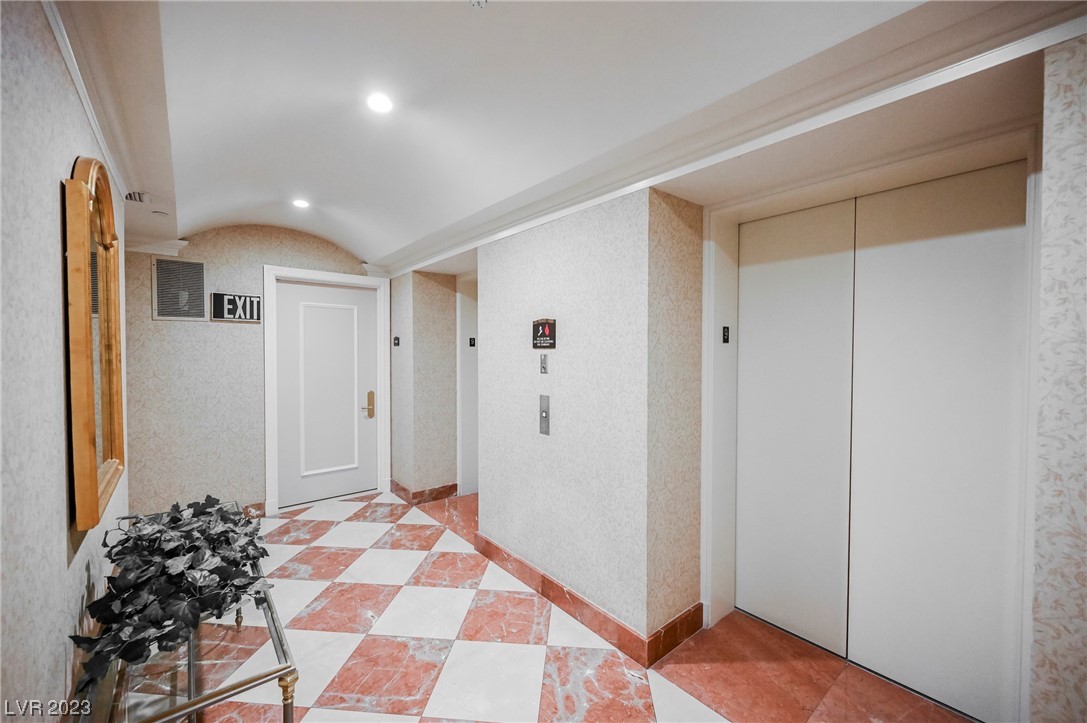 2877 Paradise Road, Unit 905 Las Vegas, NV 89109 - Photo 35 of 39
