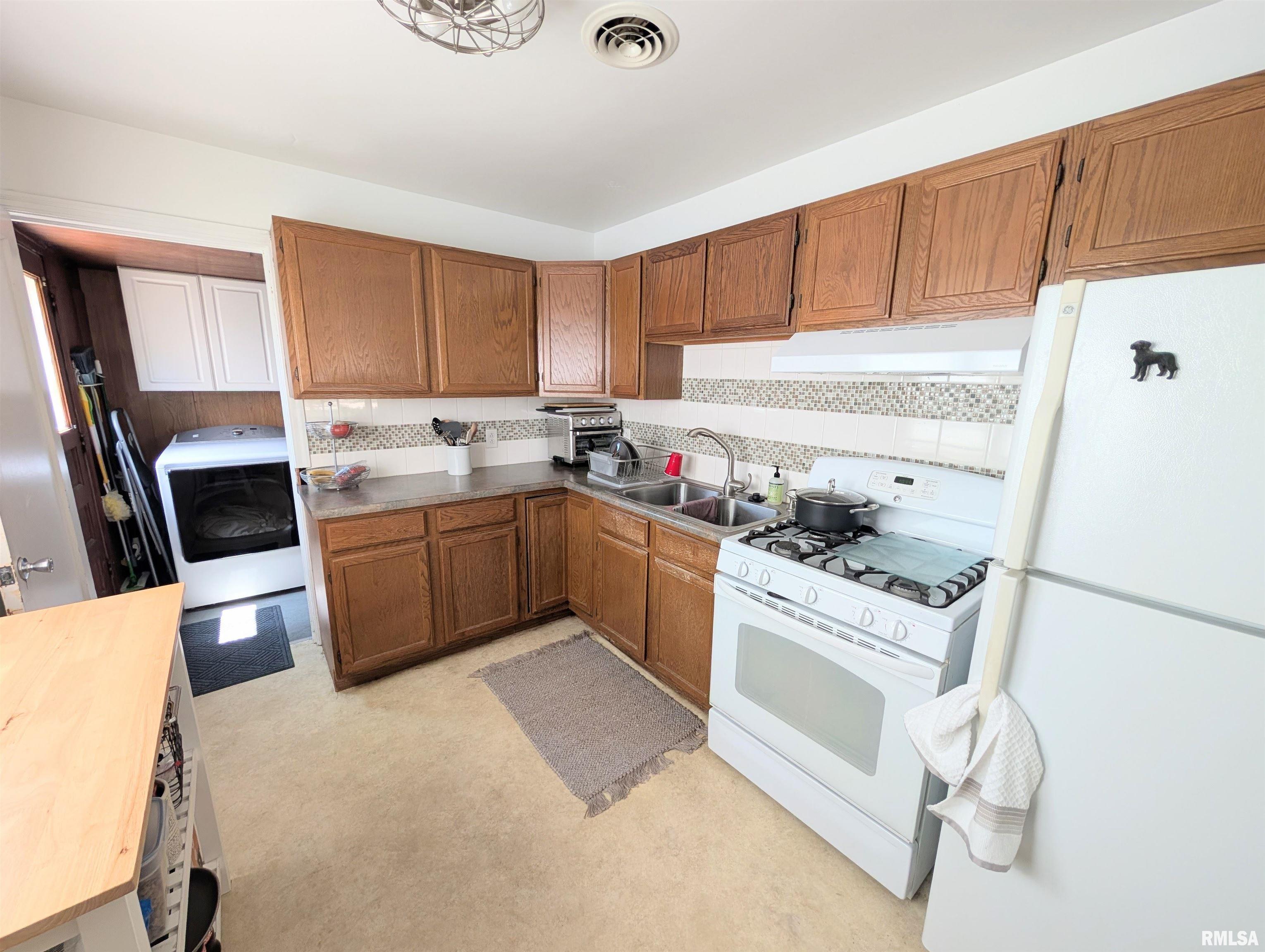 2417 South 1st Street Springfield, IL 62704 - Photo 5 of 24 Gallery Image 5