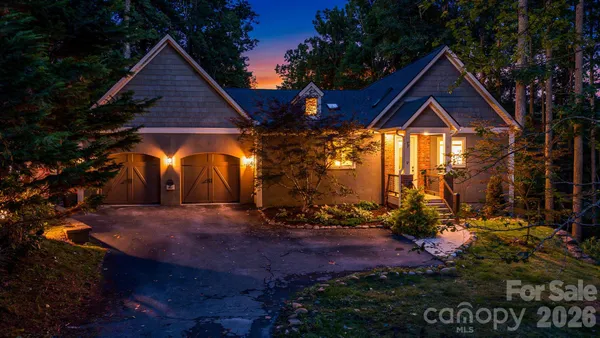 $869,900 | 67 Reeses Ridge Court, Hendersonville, NC 28739