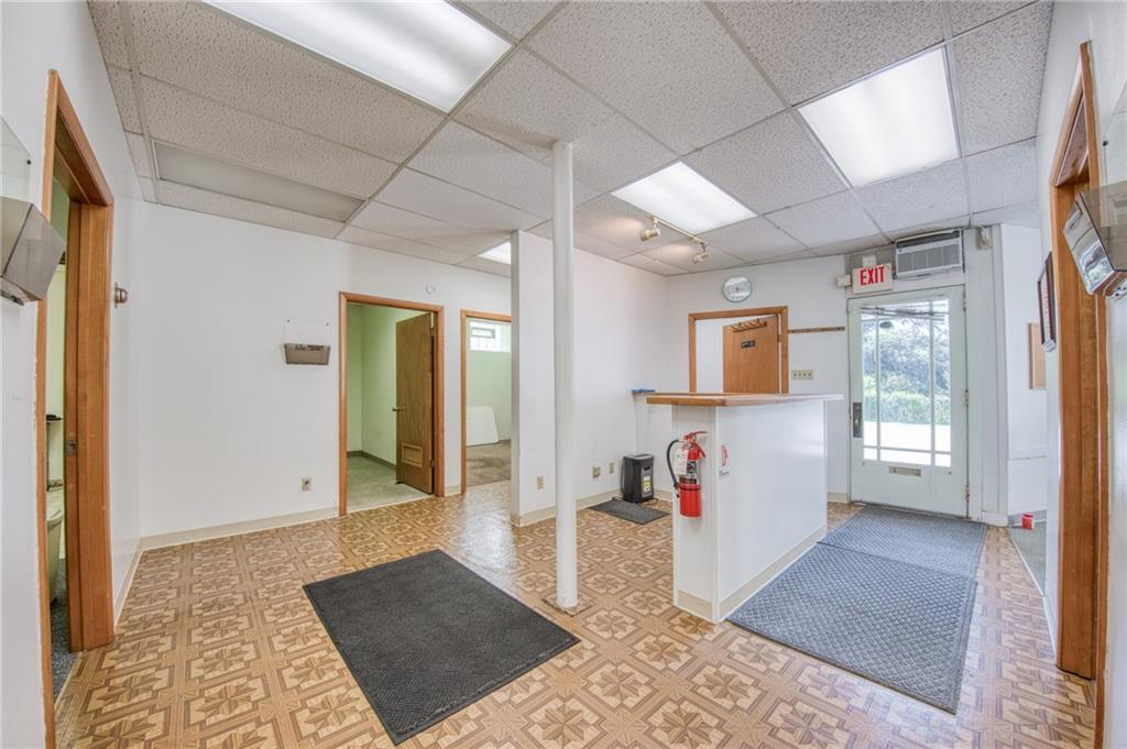 5614 Verona Road Verona, PA 15147 - Photo 3 of 34 Office entry or blank slate for whatever you need