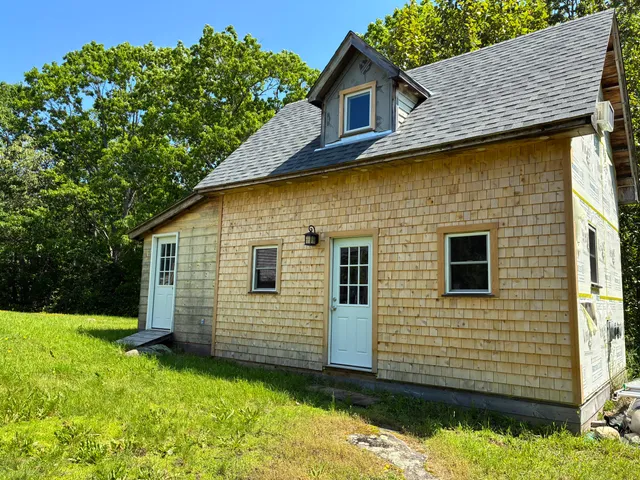 $374,900 | 6 Paddy Lane, Franklin, ME 04634