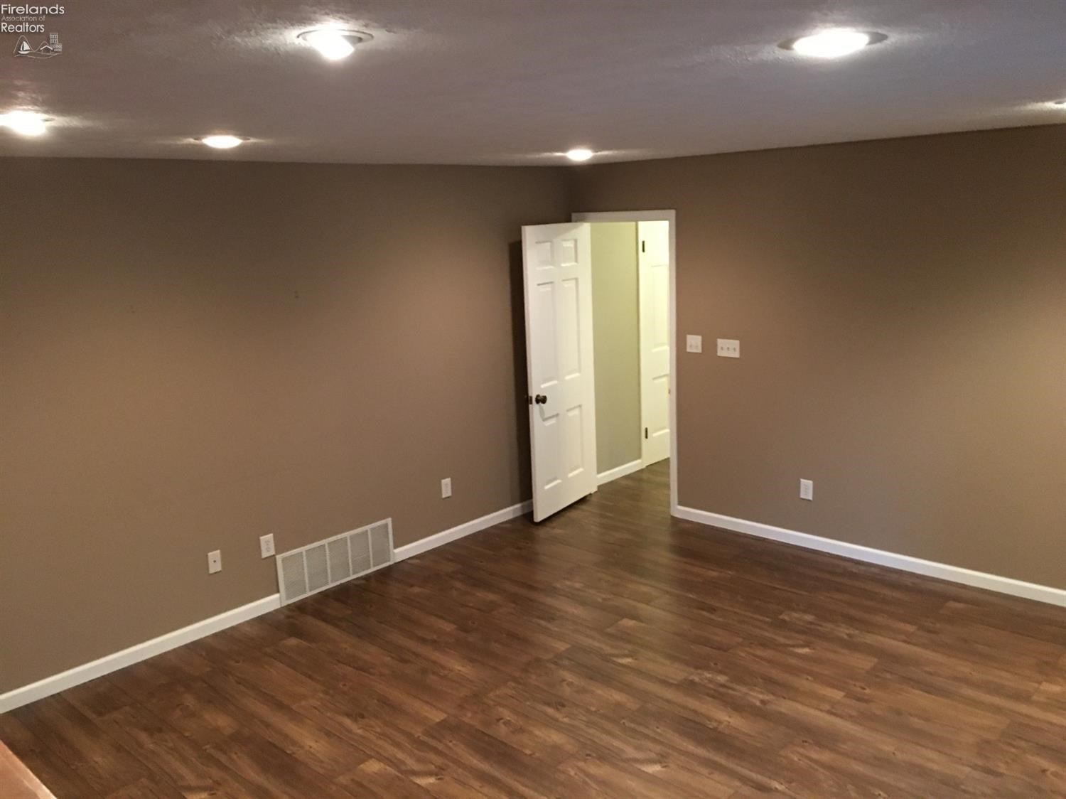 2801 Merriweather Road Sandusky, OH 44870 - Photo 10 of 31 Gallery Image 10