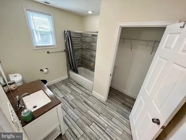 $3,200 | 3709 Parkwood Street, Brentwood, MD 20722