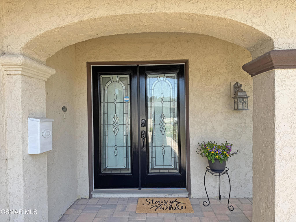 2401 El Portal Way Oxnard, CA 93035 - Photo 2 of 41