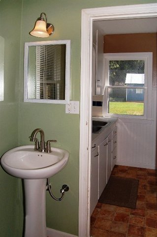 2428 North Elizabeth Road Spokane Valley, WA 99212 - Photo 4 of 8