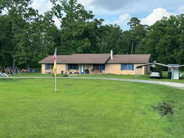$299,900 | 213 County Road 3131, De Berry, TX 75639