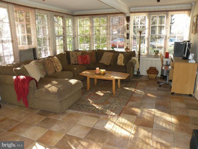 200 Upnor Road Baltimore, MD 21212 - Photo 4 of 17 Family Room