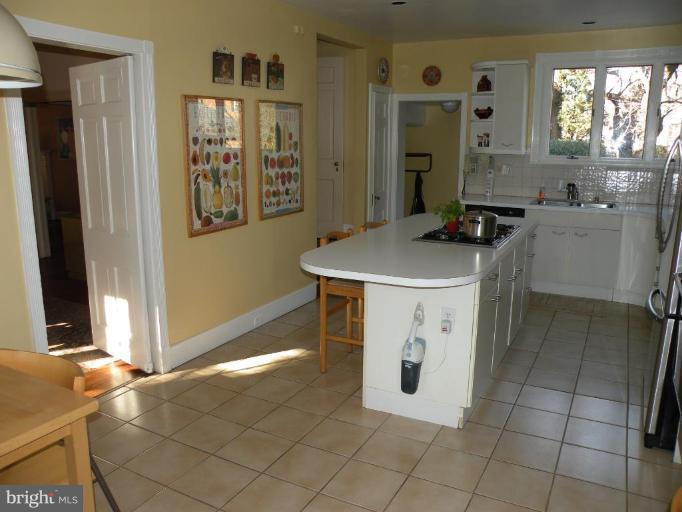200 Upnor Road Baltimore, MD 21212 - Photo 7 of 17 Kitchen