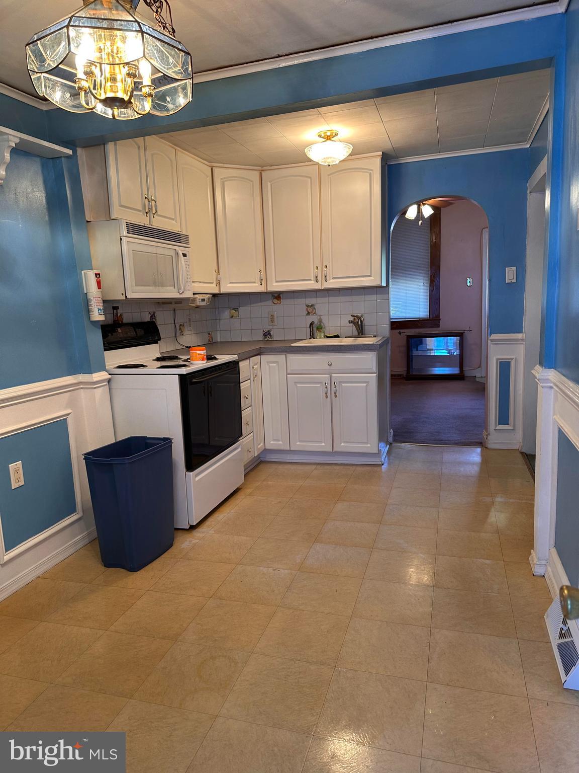 611 Walnut Street Delanco, NJ 08075 - Photo 3 of 12