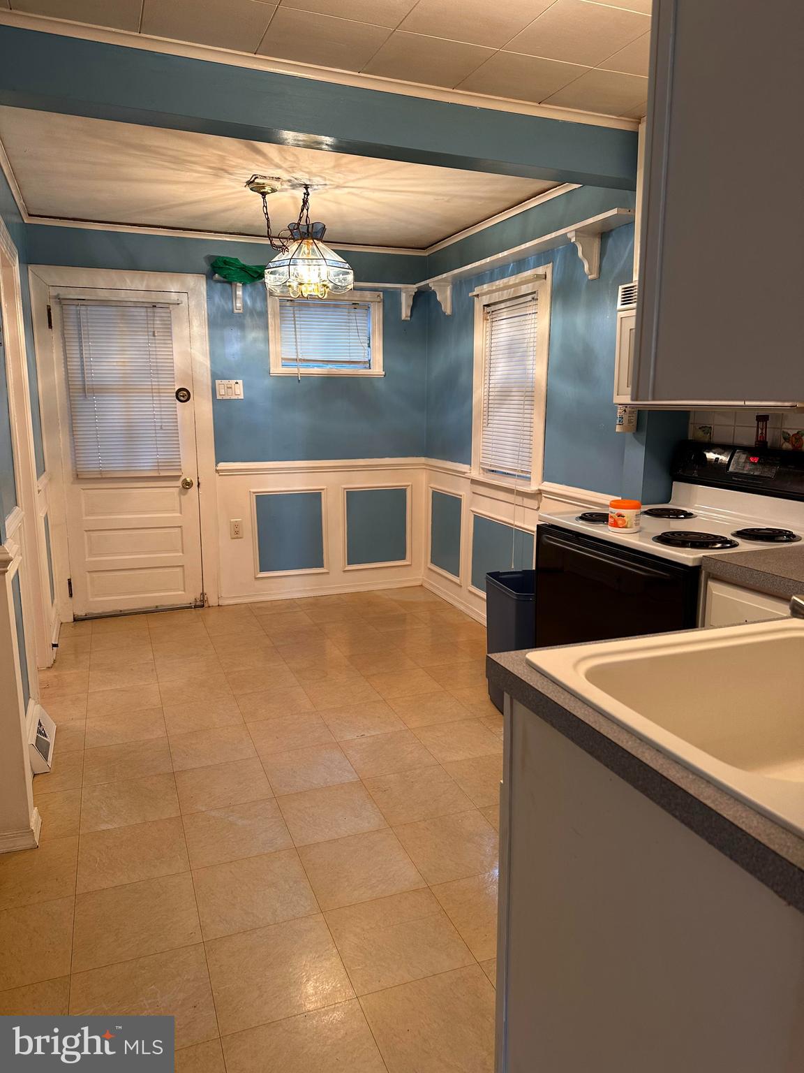 611 Walnut Street Delanco, NJ 08075 - Photo 4 of 12