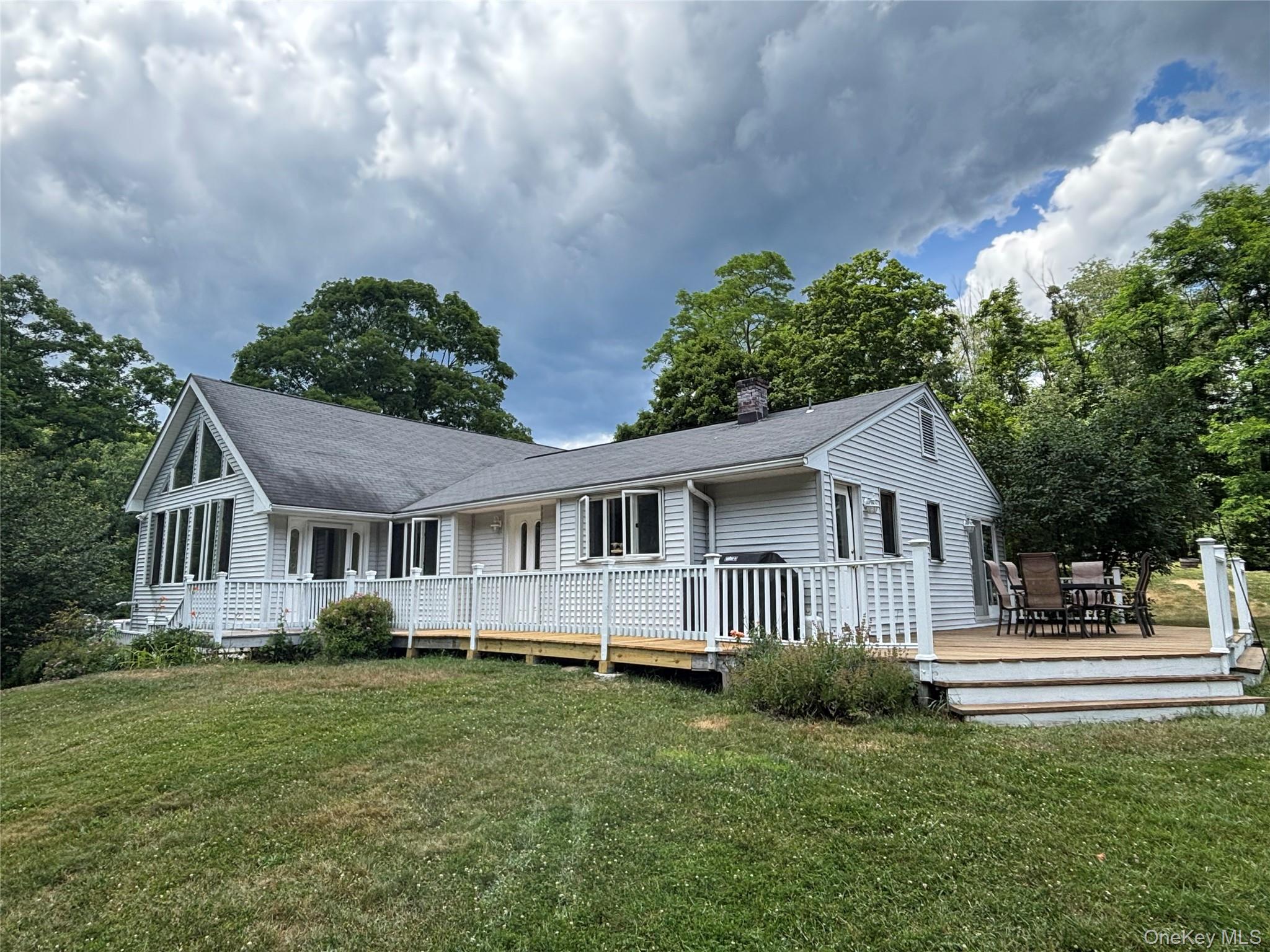 8 Trillium Road Pleasant Valley, NY 12569 - Photo 2 of 32