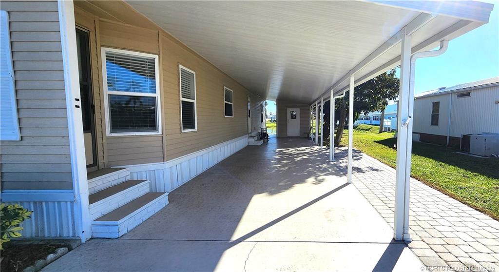 1601 Highway 441, Unit 3 Okeechobee, FL 34974 - Photo 2 of 17 a view of a balcony