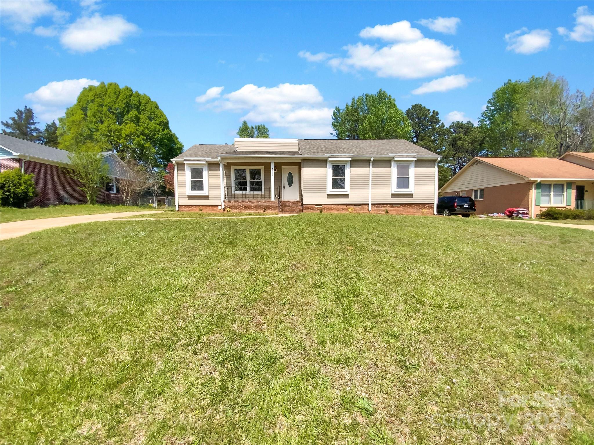 8609 Beechbrooke Road Charlotte, NC 28227 - Photo 1 of 18 Gallery Image 1
