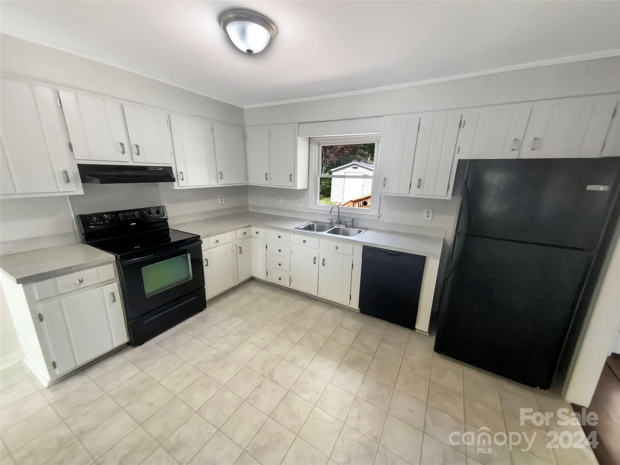 8609 Beechbrooke Road Charlotte, NC 28227 - Photo 6 of 18 Gallery Image 6