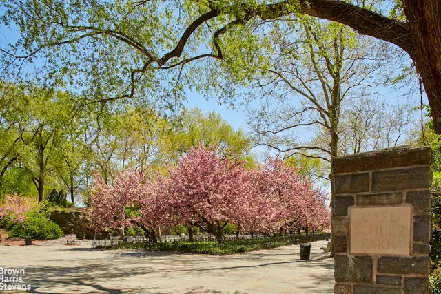 $5,250,000 | 130 East End Avenue, Unit PHB | Upper East Side