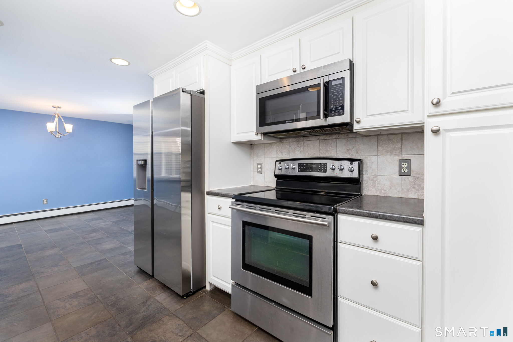 5 Dalewood Road Newington, CT 06111 - Photo 5 of 38