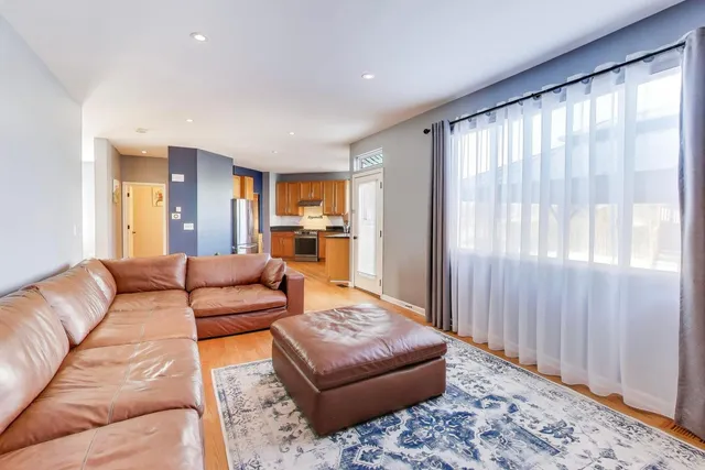 $405,000 | 1605 Cascade Ridge Drive, Plainfield, IL 60586