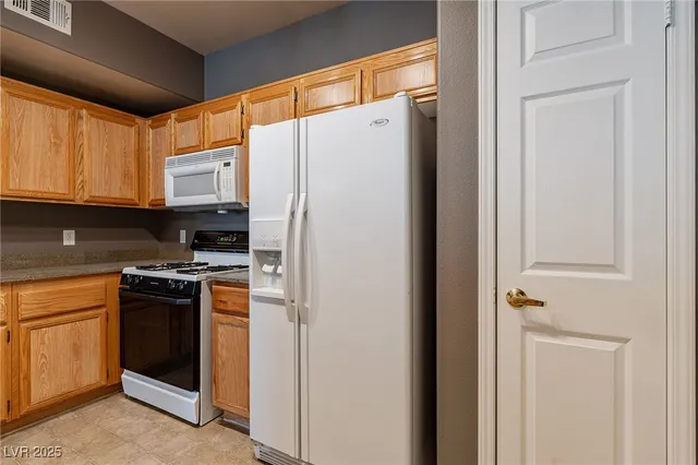 $1,325 | 10001 Peace Way, Unit 2230, Las Vegas, NV 89147