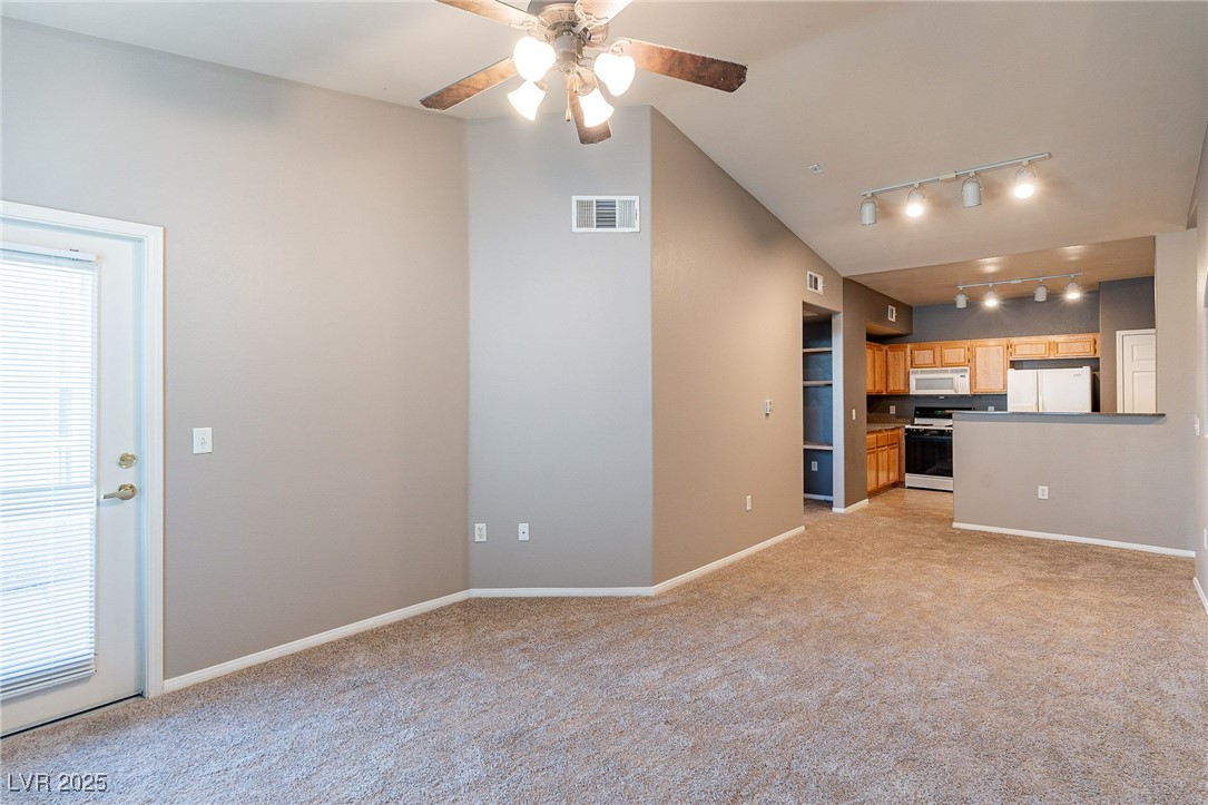 10001 Peace Way, Unit 2230 Las Vegas, NV 89147 - Photo 6 of 19