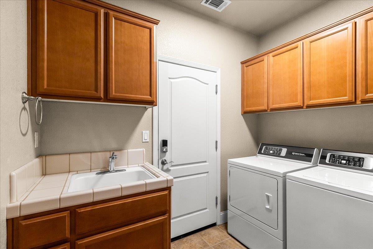 1672 Moonbeam Way Turlock, CA 95382 - Photo 45 of 53