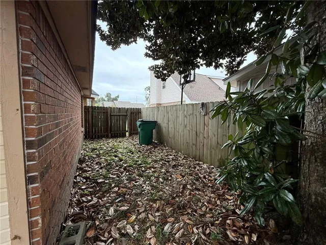 $180,000 | 2001 Van Arpel Drive, Laplace, LA 70068