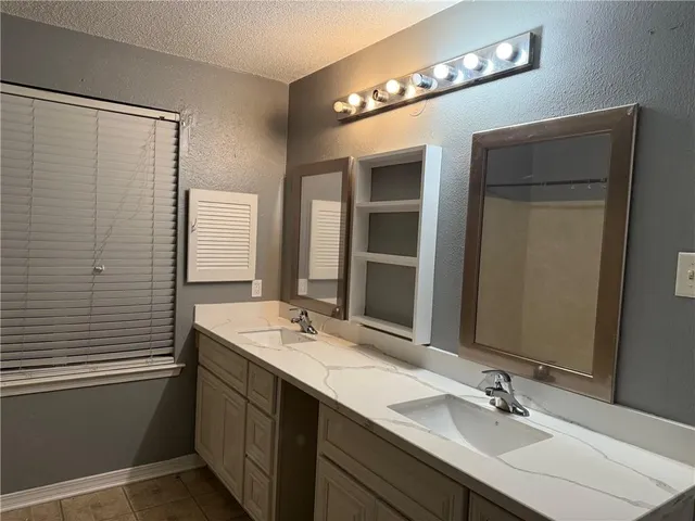 $180,000 | 2001 Van Arpel Drive, Laplace, LA 70068