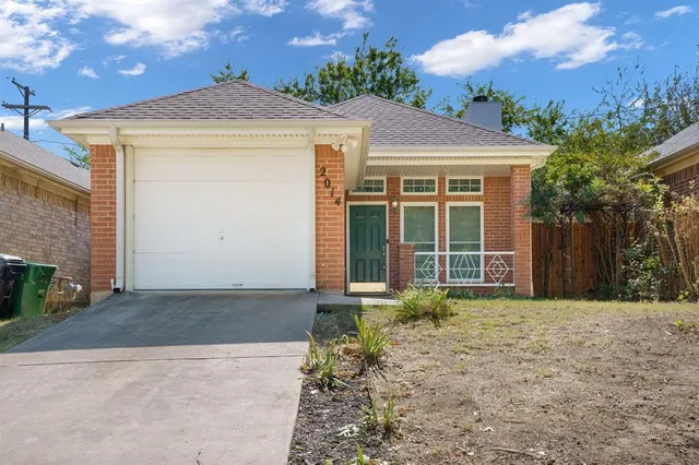 $1,800 | 2014 Lee Drive, Denton, TX 76209