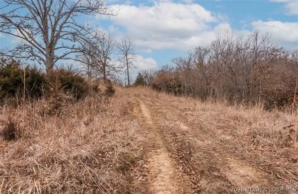 $1,099,900 | 21657 Sawmill Road, Versailles, MO 65084