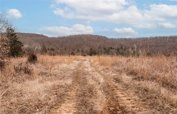 $1,099,900 | 21657 Sawmill Road, Versailles, MO 65084