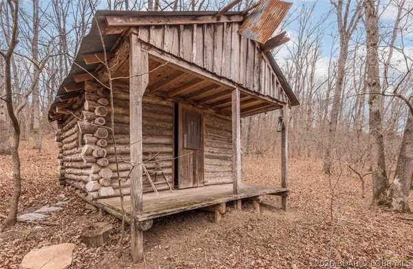 $1,099,900 | 21657 Sawmill Road, Versailles, MO 65084