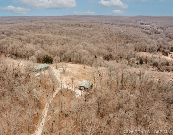 $1,099,900 | 21657 Sawmill Road, Versailles, MO 65084