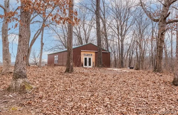 $1,099,900 | 21657 Sawmill Road, Versailles, MO 65084