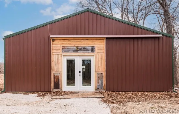 $1,099,900 | 21657 Sawmill Road, Versailles, MO 65084