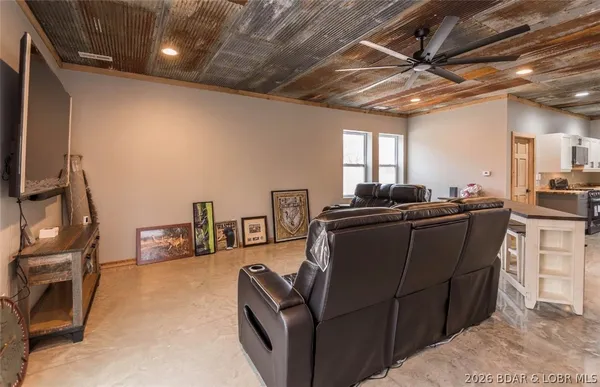 $1,099,900 | 21657 Sawmill Road, Versailles, MO 65084