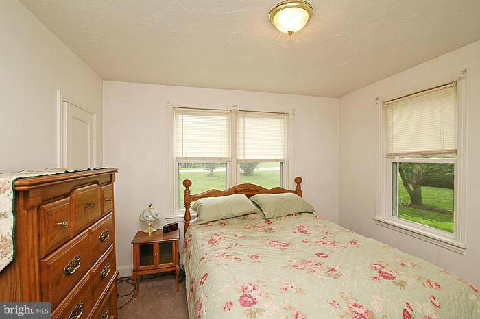 560 Jasontown Road Westminster, MD 21158 - Photo 12 of 29 Bedroom (Master)