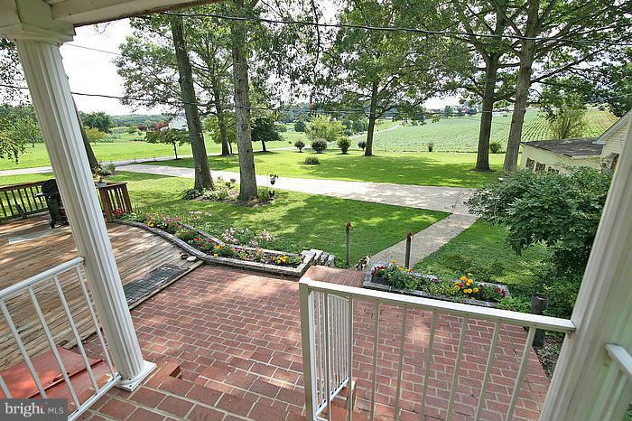 560 Jasontown Road Westminster, MD 21158 - Photo 3 of 29 View