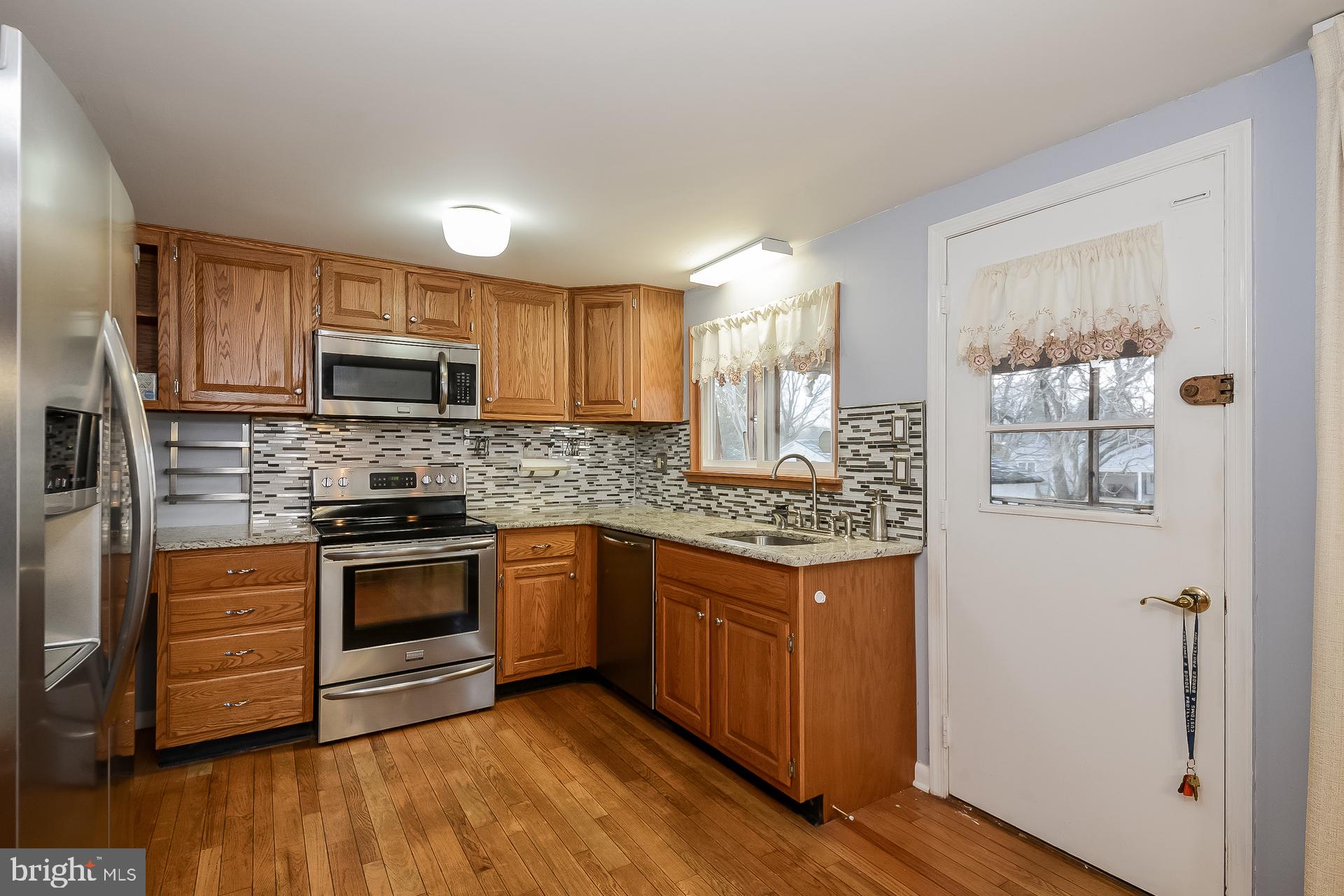 824 Roger Road Warminster, PA 18974 - Photo 11 of 26 Gallery Image 11